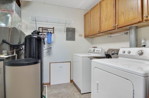 12323 White Oak Dr, Crown Point IN  46307-8420 exterior