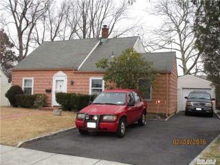 27 Cord Ln, Plainedge, NY 11756-3903