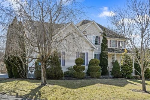 34 Longview Dr, Patterson, NY 12563-2771