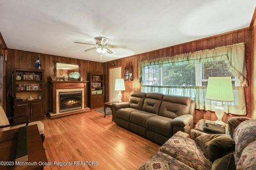 299 Texas Dr, Bricktown NJ 08723-6029 exterior