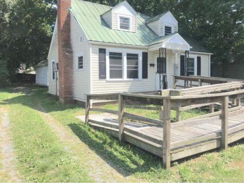 1813 Hilltop Dr, Kingsport, TN 37664-2231