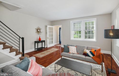 1535 Chelten Ave, Philadelphia PA 19144-2701 exterior