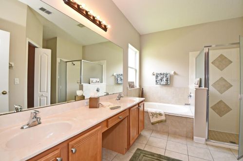 15600 Montesino Dr, Orlando FL 32828-6740 exterior