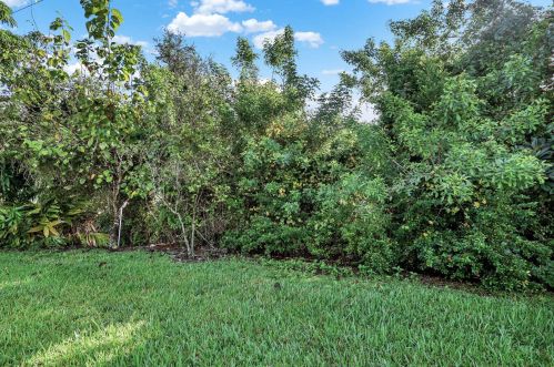 6000 Travelers Way, Fort Pierce FL  34982-4054 exterior