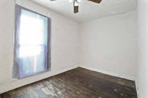 228 Oakland Sq, Bellefontaine OH  43311-2143 exterior