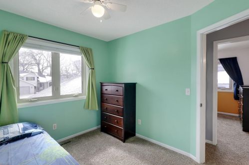 380 Pondview Ln, Chaska MN  55318-2873 exterior