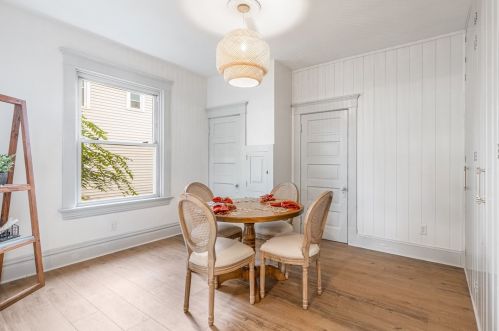 318 New Castle St, Zelienople PA  16063-1336 exterior