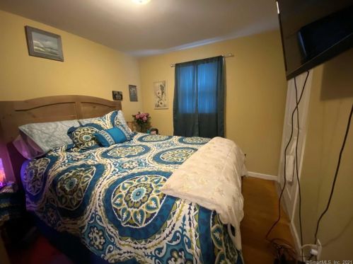 304 East Rd, Bristol CT  06010-6838 exterior