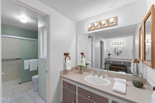 1805 Adelaide Ct, Oxnard CA 93035-3102 exterior