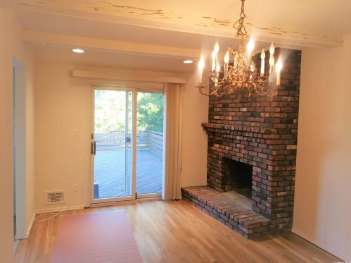 6 Livingston Ave, Muttontown NY  11753-1511 exterior