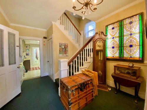 17 Charles St, Nashua, NH 03064-2632