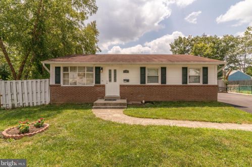 3701 Chico Ct, Woodbridge, VA 22193-1632
