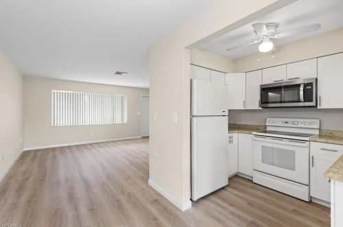 1017 Cooper Dr, Naples, FL 34103-3834