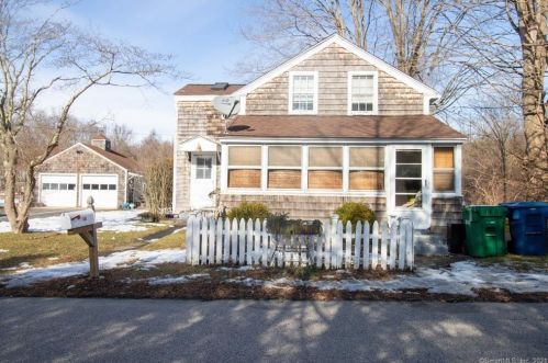 51 Gurley Rd, Waterford, CT 06385-1103