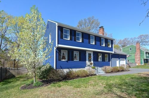 97 Jones Rd, Hopedale, MA 01747-1143