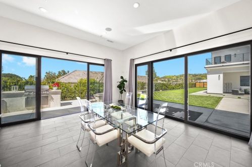 18852 Canyon Crest Dr, Orange CA 92861-2806 exterior