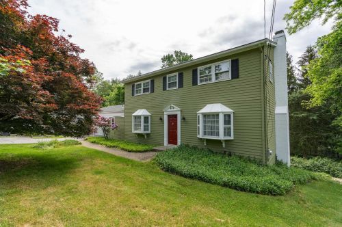 10 Smoke Rise Ln, New Hamburg, NY 12590-1240