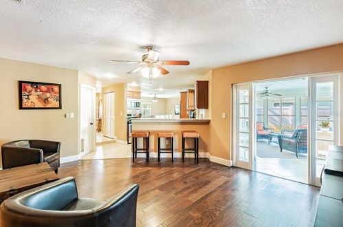 7725 Cardiff Ct, Saint Petersburg, FL 33709-1217