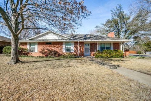 631 Eisenhower Dr, Duncanville, TX 75137-2534