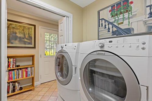27 Fountain Rd, Briarcliff NY  10510-2234 exterior