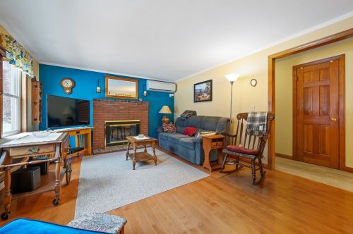 12 Ginger Dr, Goffstown NH  03045-2939 exterior