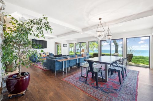 13328 Lakewood Dr, Thiensville WI  53097-2409 exterior