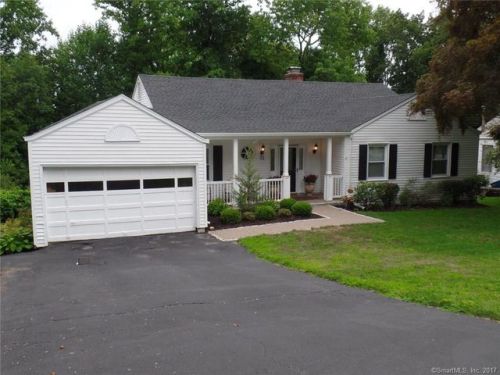 33 Valley View Rd, Bridgeport, CT 06611-3811