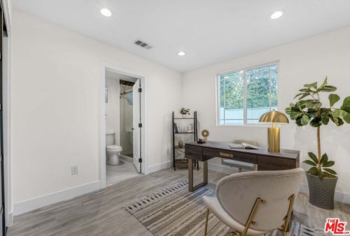 11512 La Maida St, North Hollywood CA  91601-4323 exterior