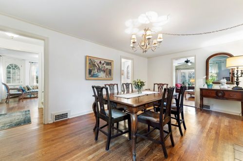 142 Mohawk Dr, Pittsburgh, PA 15228-1518