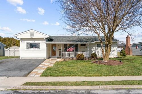55 Magna Dr, Ironton, PA 18037-1437