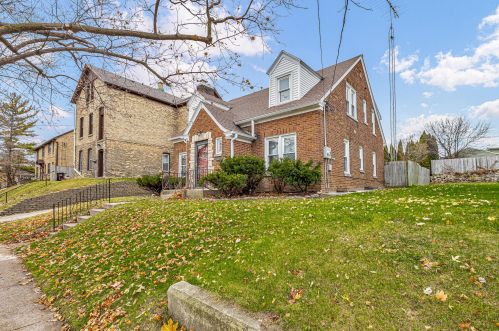 1030 19th St, Manitowoc, WI 54220-4903
