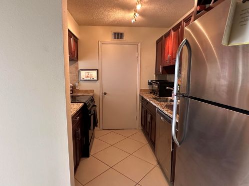 2315 Congress Ave, Boynton Beach FL  33426-7434 exterior