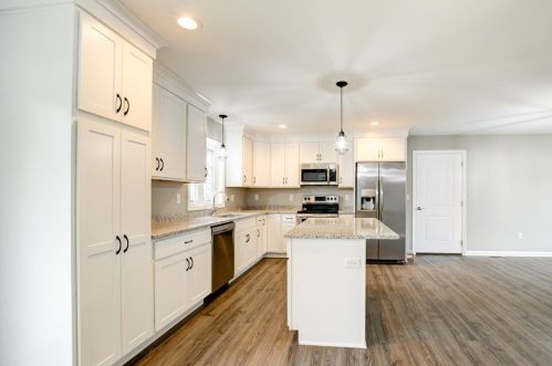 104 Lord Rd, Templeton, MA 01468-1420