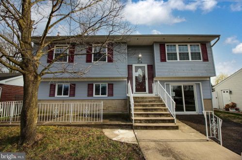 814 Dunbury Rd, Fairless Hills, PA 19030-2512