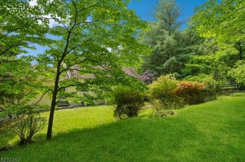 27 Dogwood Rd, Greystone Park NJ  07950-1918 exterior