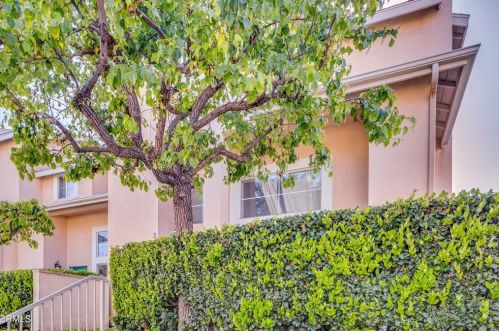 23304 Colony Park Dr, Long Beach, CA 90745-5577