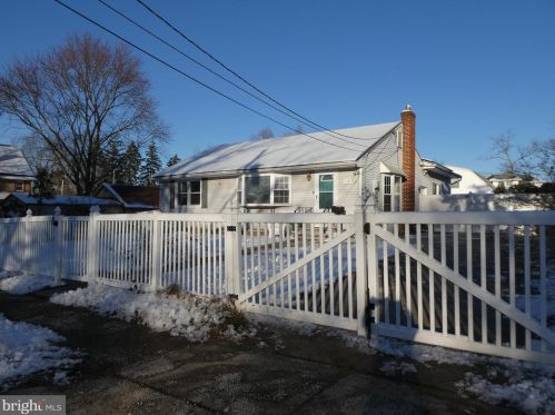 418 Lee Ave, Beverly, NJ 08010-1016