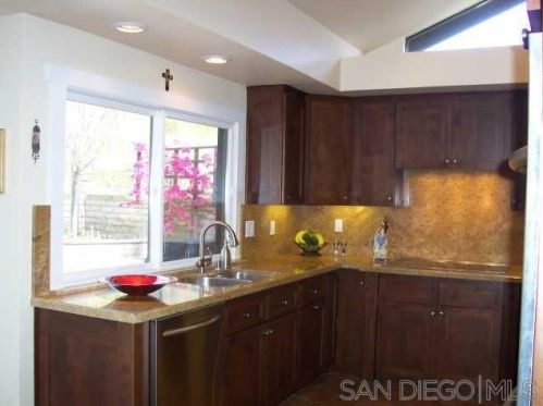 10382 Rue Riviere Verte, San Diego, CA 92131-2229