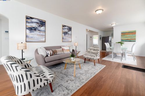 1451 Havenscourt Blvd, Oakland CA  94621-3627 exterior