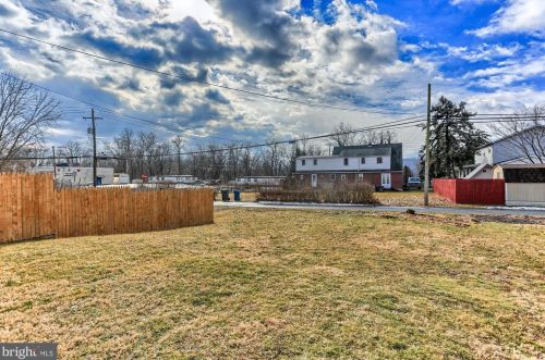 423 Market St, Highspire PA  17034-1415 exterior