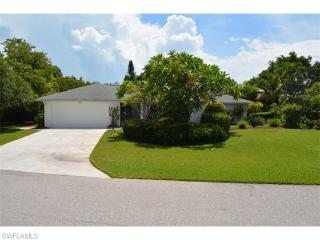 426 Lake Murex Cir, Sanibel, FL 33957-5525