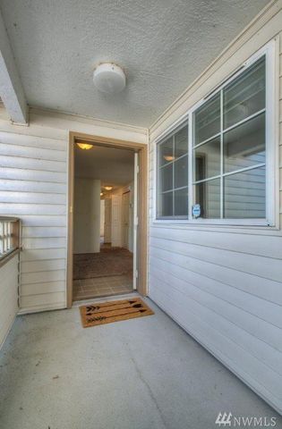 10824 170th St, Seattle WA 98055-5921 exterior