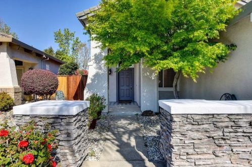 392 Illsley Way, Folsom CA  95630-8427 exterior