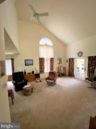 234 Willow Valley Dr, Lancaster PA  17602-4782 exterior