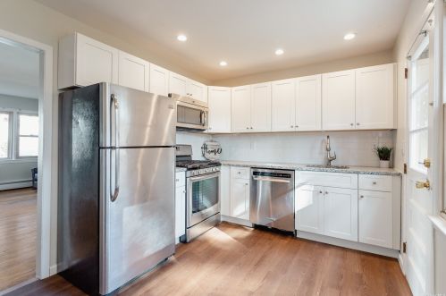 88 Finch Ln, Islip Manor, NY 11751-3341
