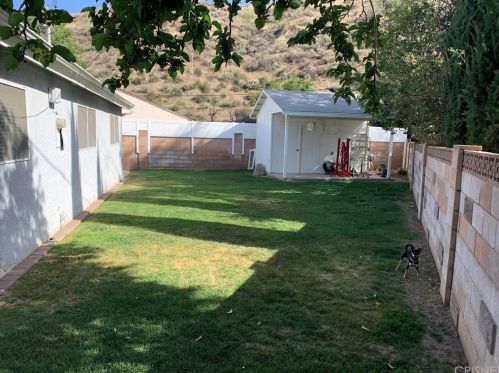 26607 Balerna Dr, Santa Clarita CA  91350-2305 exterior