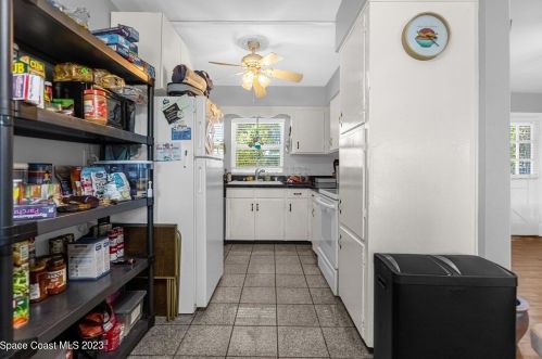 3706 Sutton Dr, Orlando FL  32810-2337 exterior