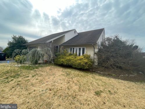 37 Penfield Ln, Erial, NJ 08081-1813