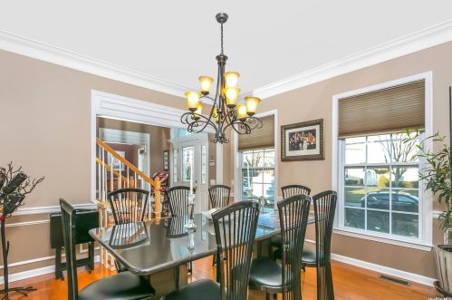 19 Pinehurst Dr, Mount Sinai NY  11766-3421 exterior