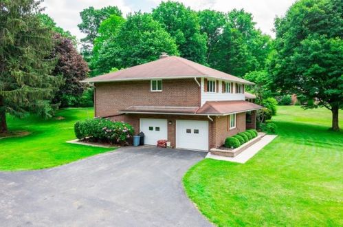 650 Clover Hill Rd, Somerset, PA 15501-1258
